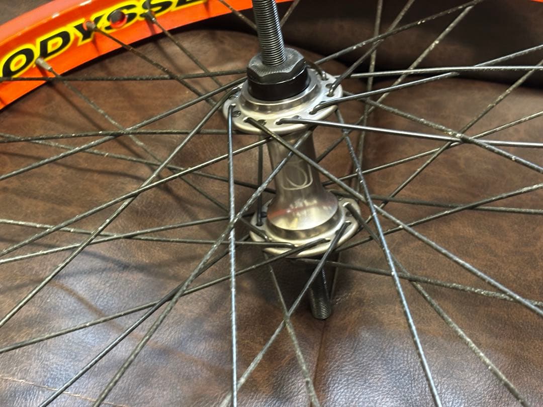 オデッセイ　フロントホイール　VANDERO ハブ使用