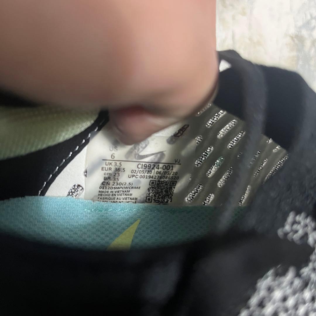 新品　ナイキ　エア ズーム テンポ ネクスト% ランニングシューズ