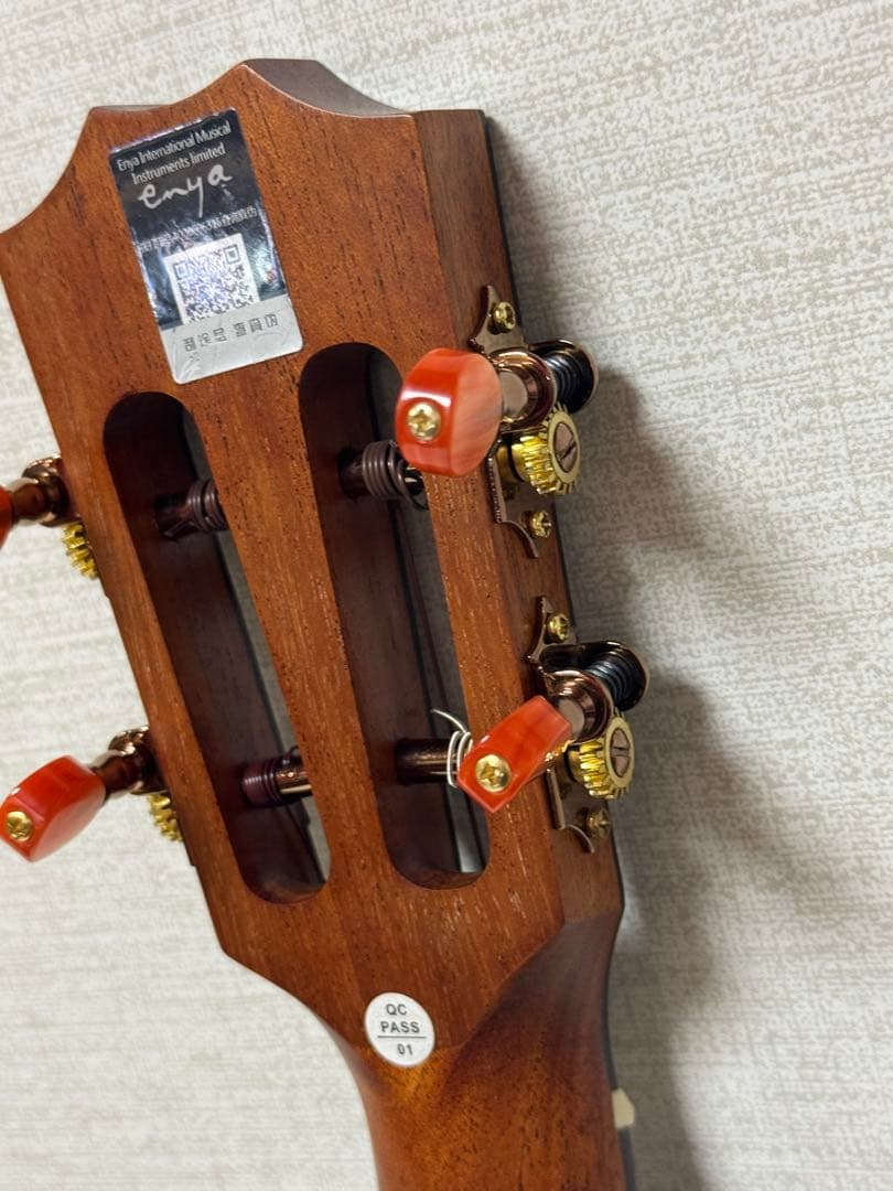 ENYA テナーウクレレ　EUT-S1 ケース付き