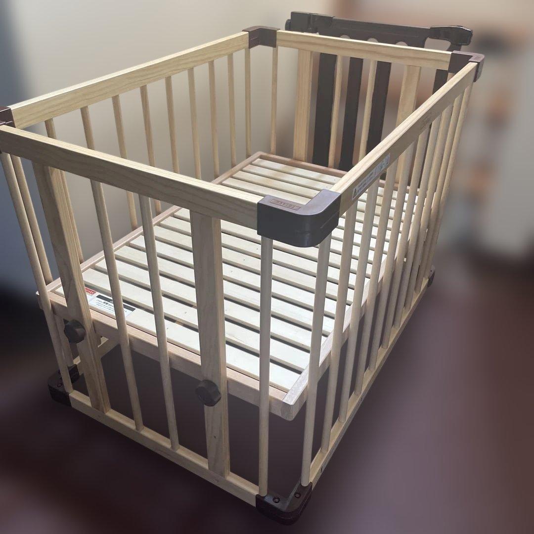 ベビーベッド　キャスター付き　farska