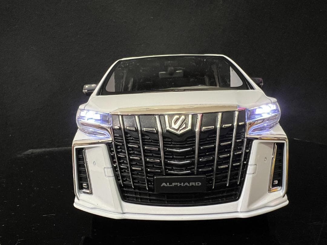 トヨタ TOYOTA アルファード 1/18 ミニカー ホワイト H171