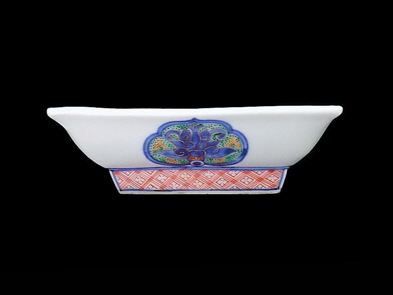 大聖寺伊万里　金襴手　七宝紋に寿紋の図　角皿　N624AS-CUv