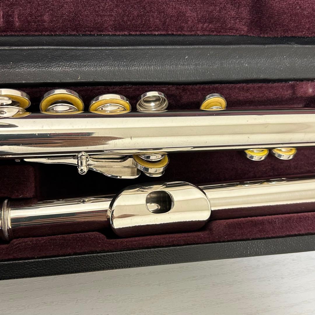 ヤマハフルート　　YFL-211 Eメカ付き