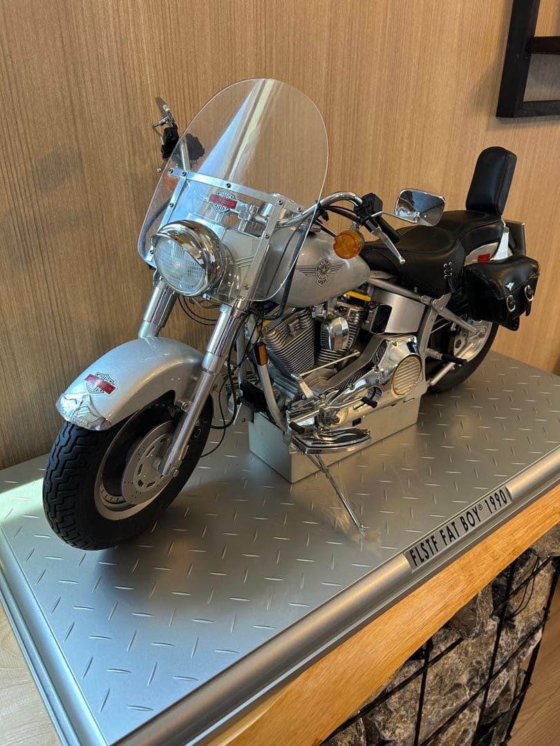 ディアゴスティーニ FAT BOY ハーレーダビッドソン 1/4 模型