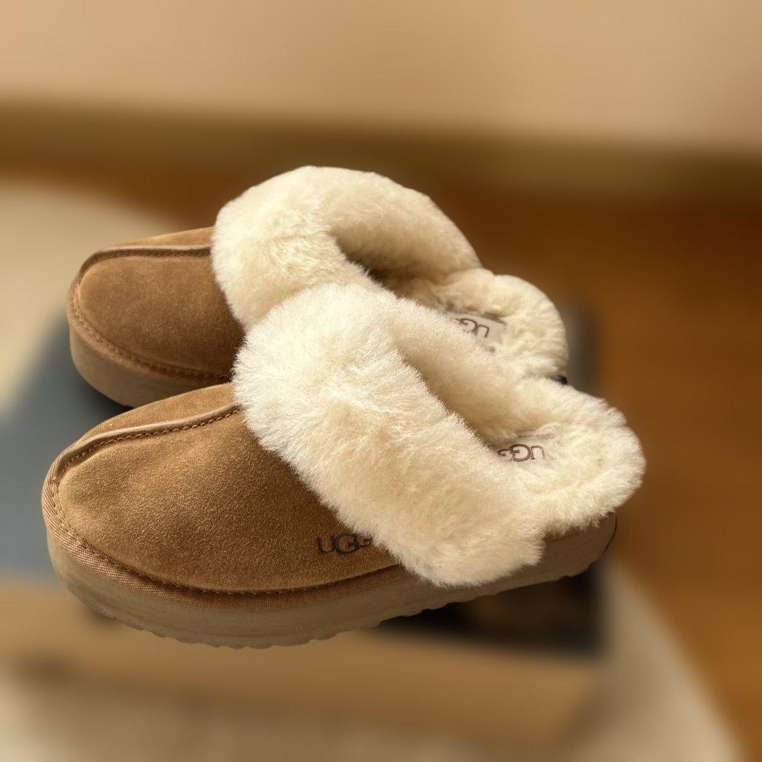 UGG ムートンサンダル