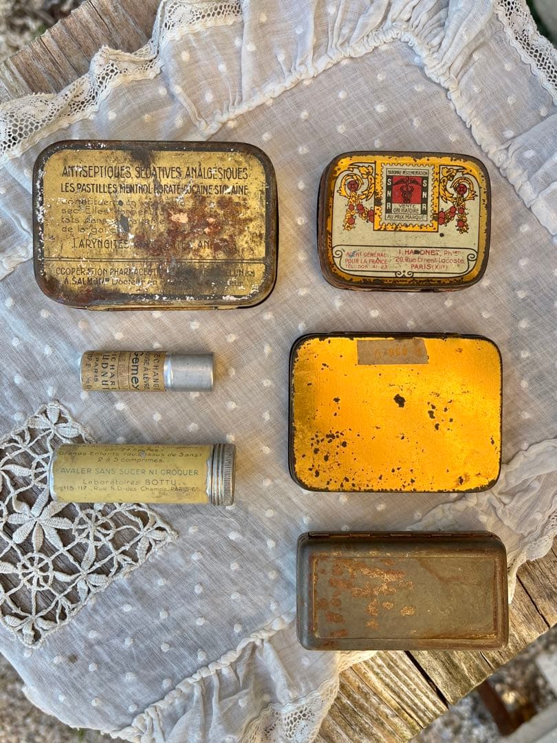 ◆フランスアンティーク｜希少100年前ティン缶ブリキアルミサビ小さいピルケース薬