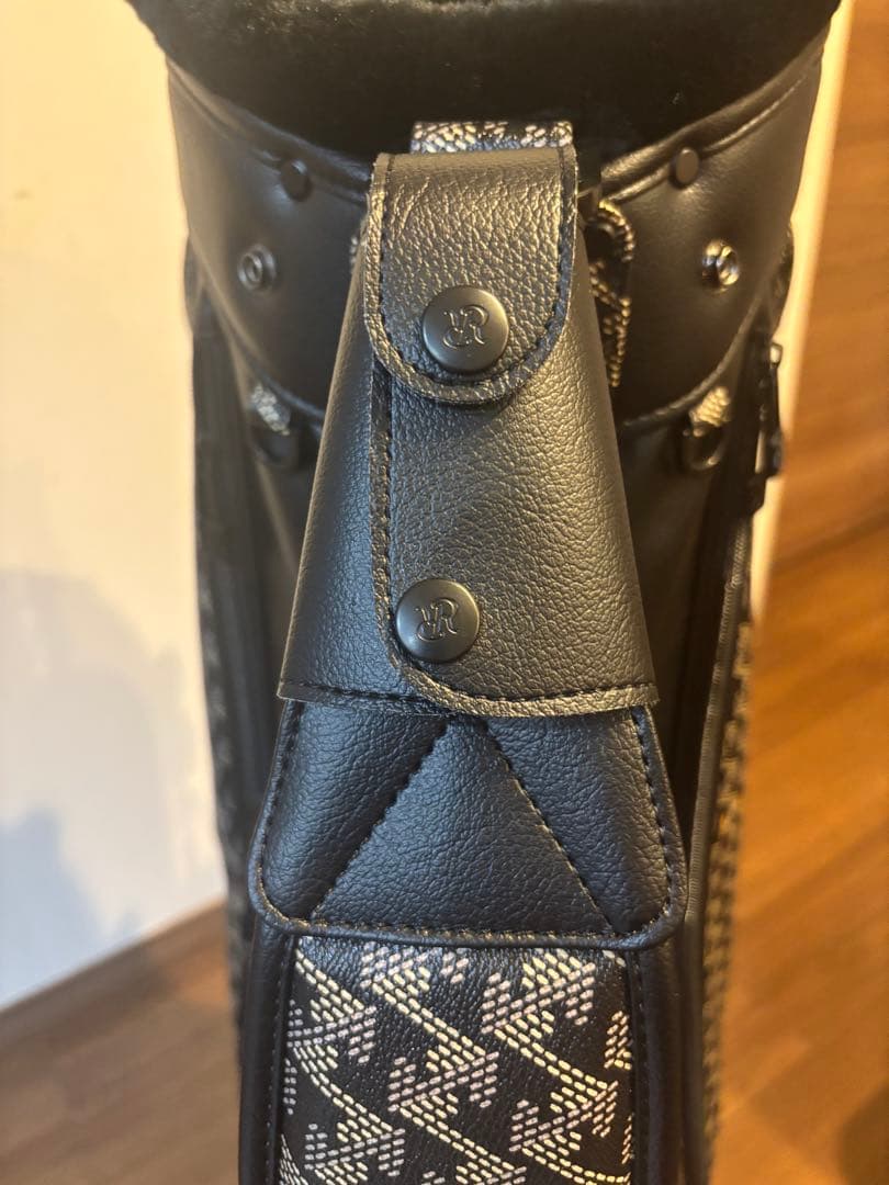 レザレクション　パーヴォー No.4 / モノブラック