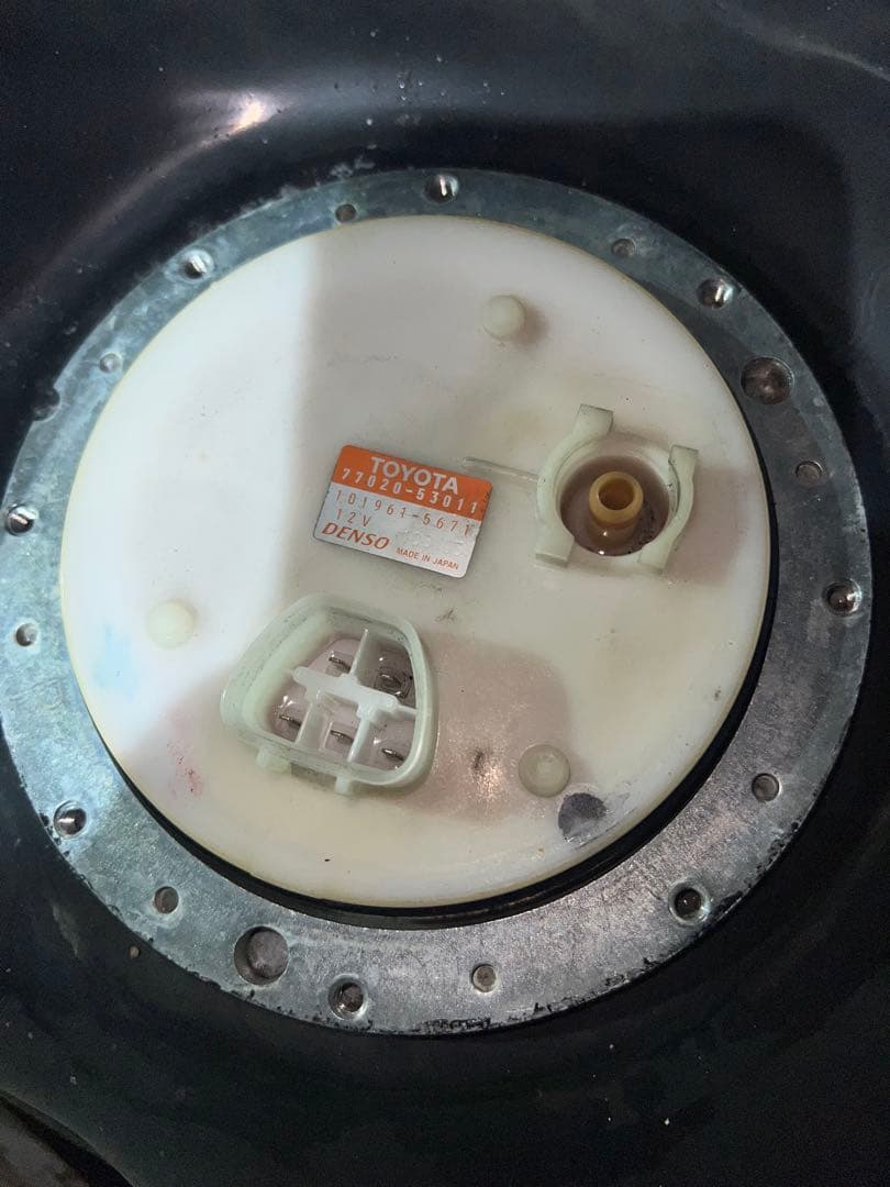 アルテッツァ　 GXE10　フューエルポンプ77020-53011 　燃料タンク