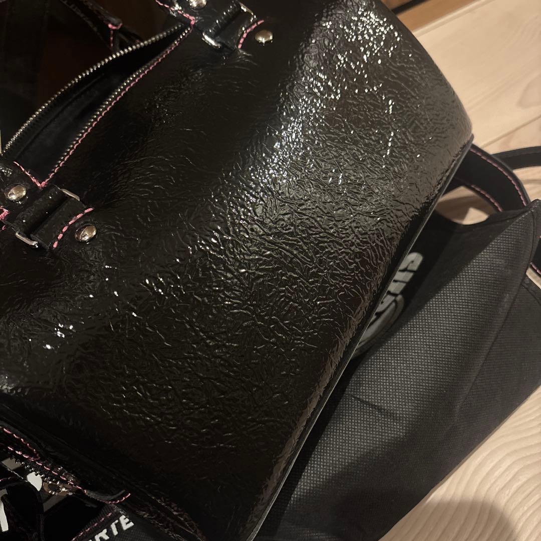 ドクターマーチン　ショルダーバッグ　トップハンドル　バレンタイン　ピンク