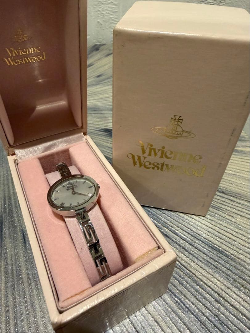 【極美品】Vivienne Westwood アナログ時計 シルバー