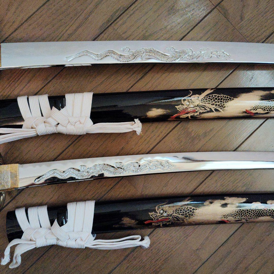 ド*ン様 龍柄　模造刀2本セット　刀掛台付き