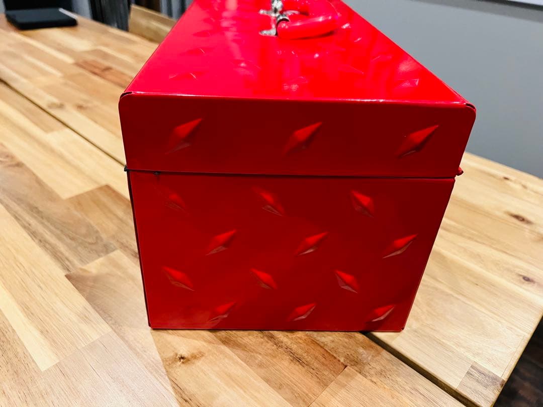 Supreme ダイヤモンドプレートツールボックス