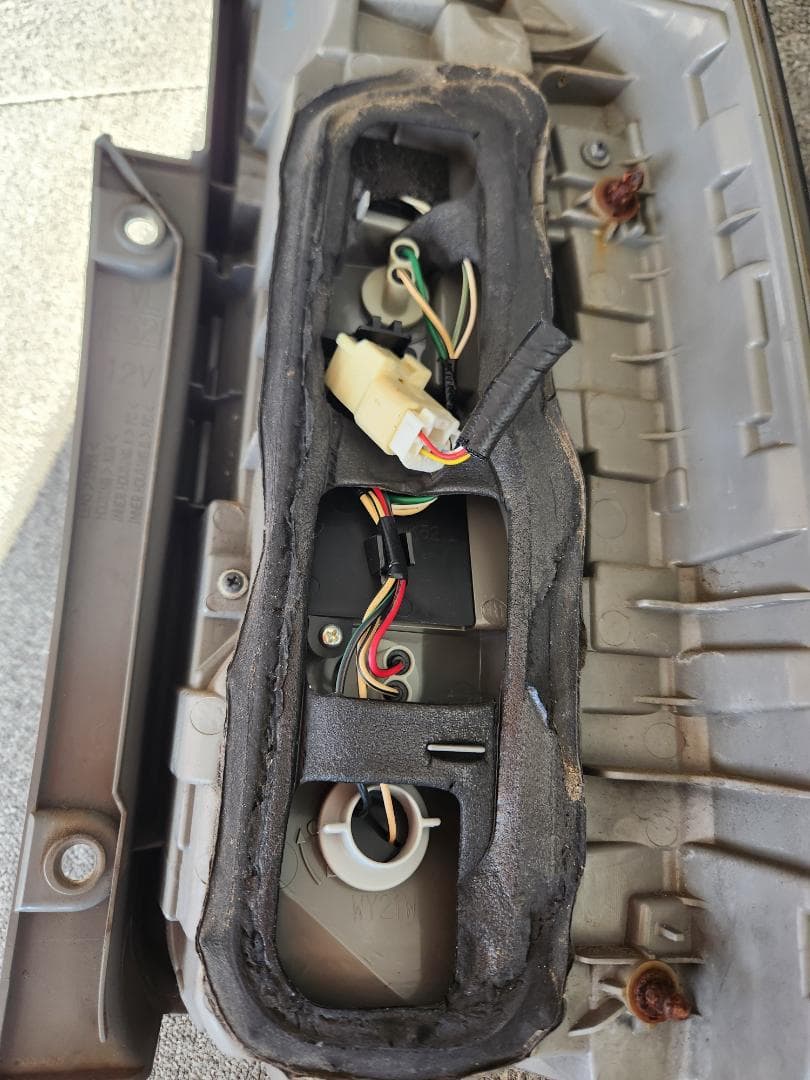 ヴォクシーZRR70　テールランプセット