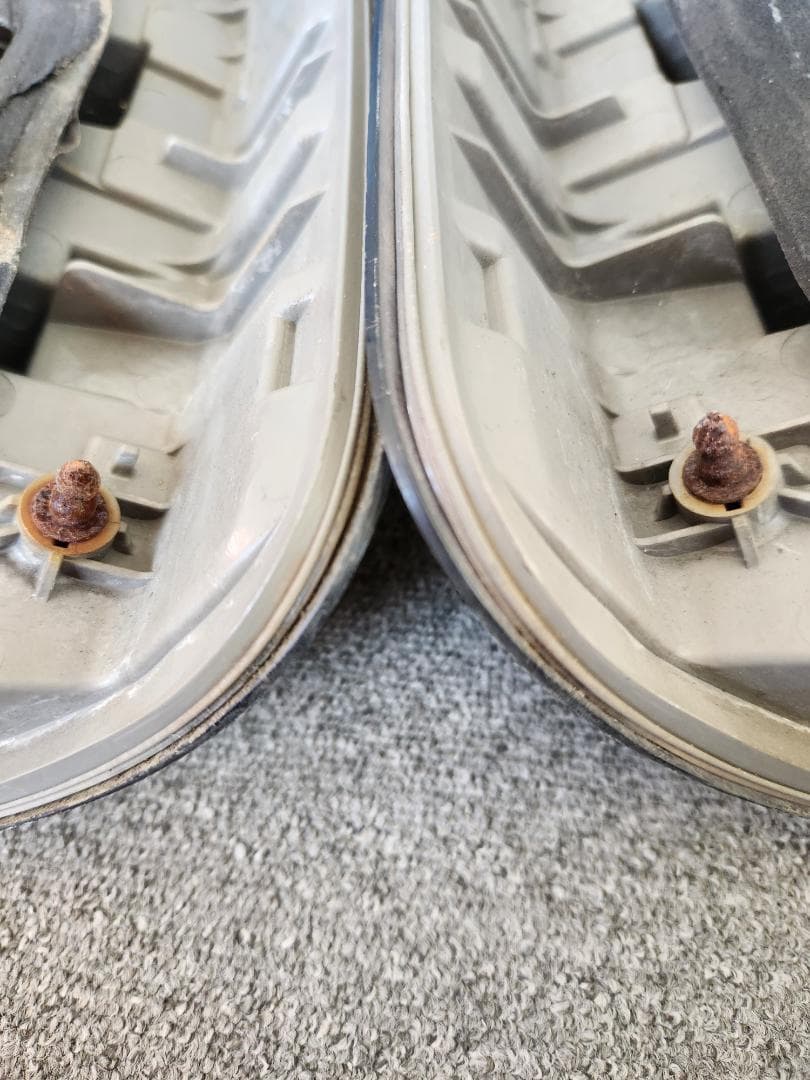 ヴォクシーZRR70　テールランプセット