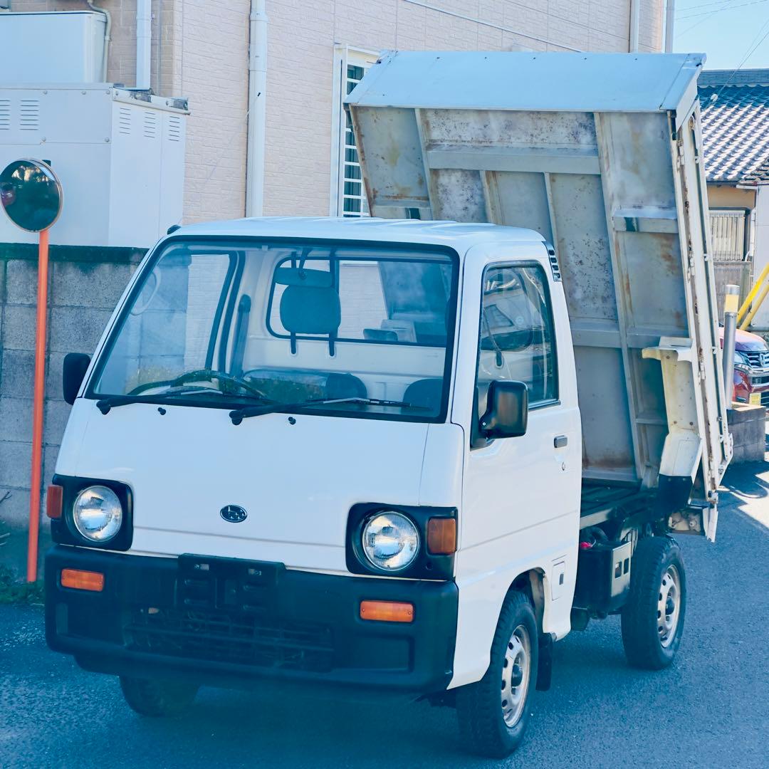 サンバーダンプ4WD、5速マニュアル、ELシフト、車検2年、走行3万キロ。