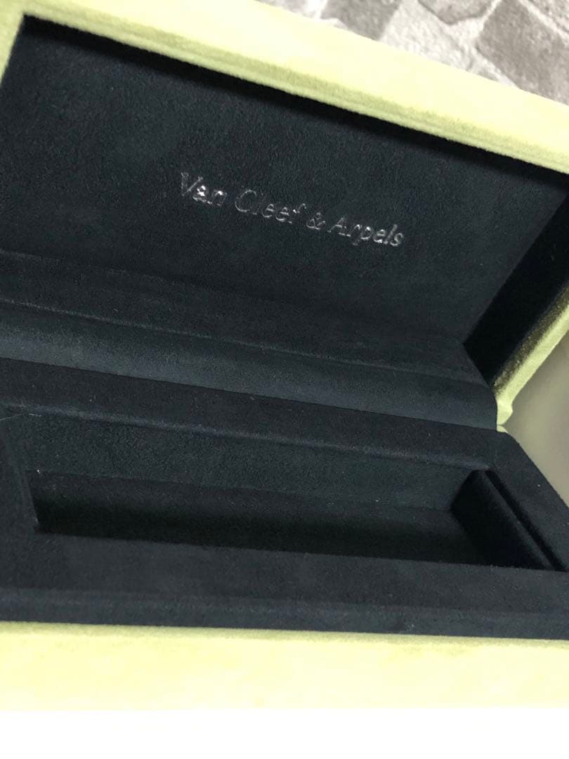 ヴァンクリーフ＆アーペル　アクセサリーケース　ピアスケース　ブレスレットケース等