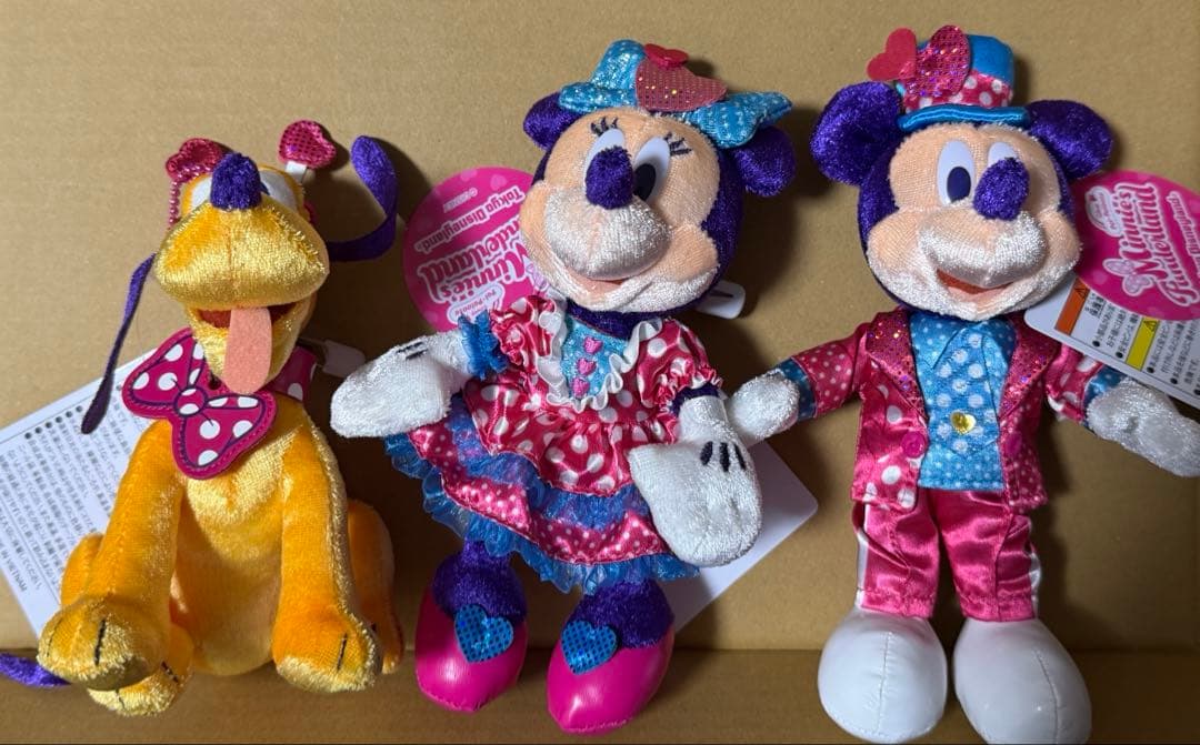 ミッキー ミニー プルート ぬいぐるみバッジ　ディズニー　パルパルーザ