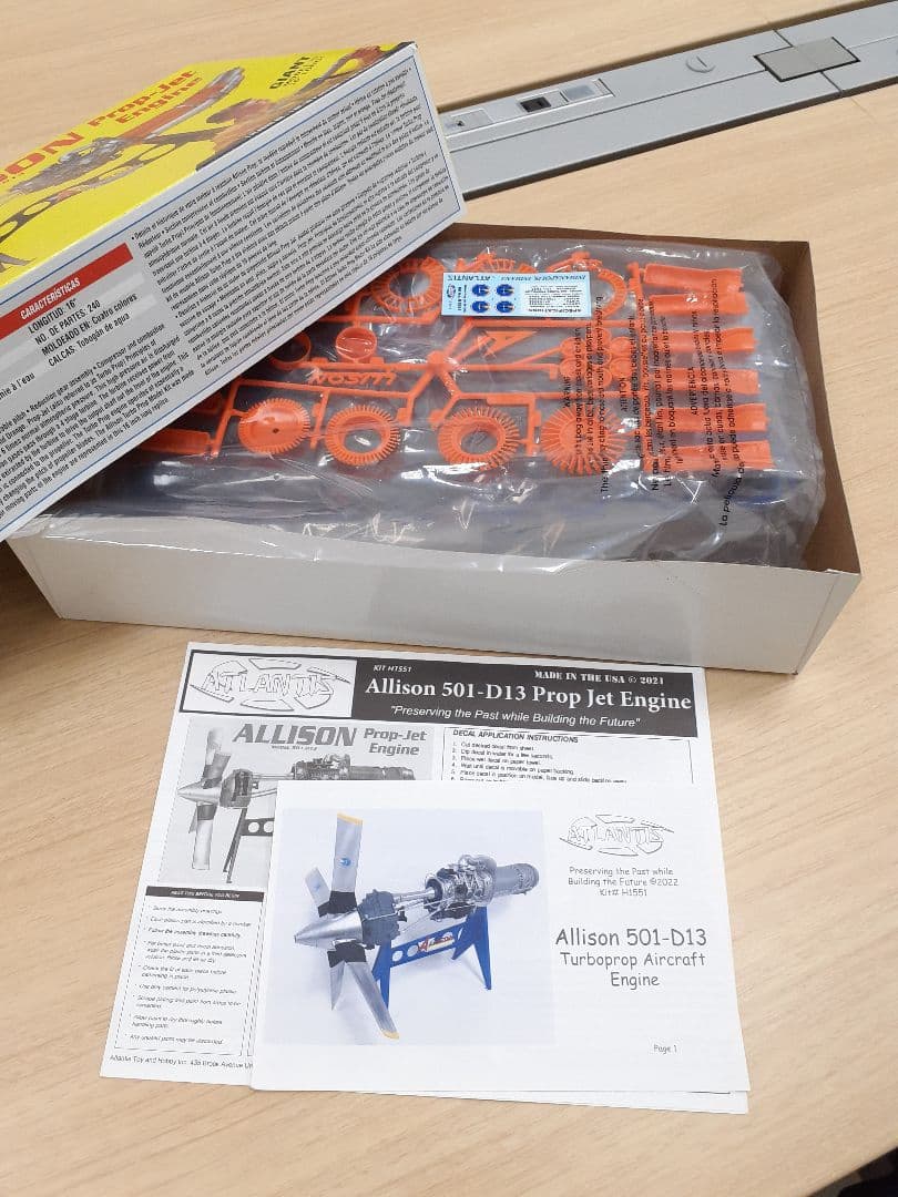 プラモデル　 Allison 501-D13 Prop-Jet Engine
