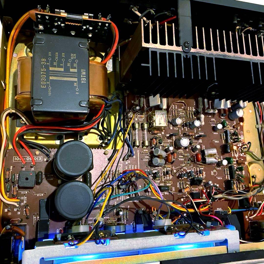 ②Victor プリメインアンプJA-S35 ビクター パワーメーターLED