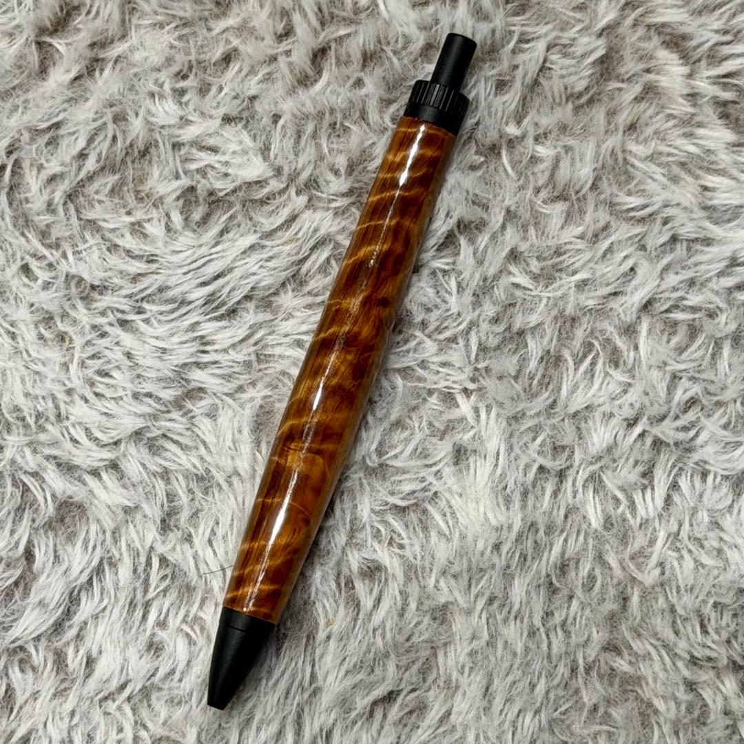 木軸ペン　ラッカー仕上げ　楽器　ギター　吉野杉　縮杢