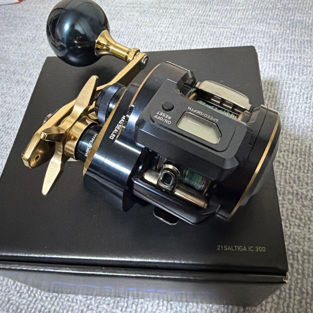 （値段交渉可）中古美品　ダイワの21ソルティガIC300