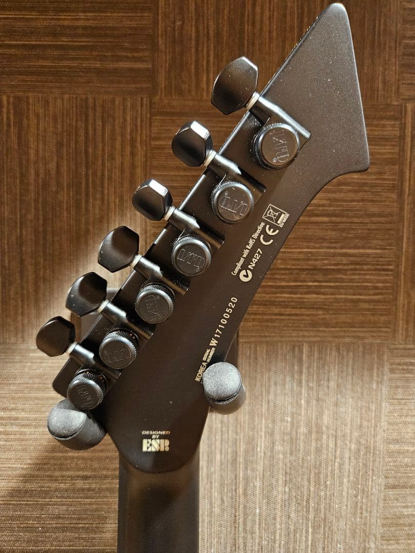 希少　LTD / Vulture Black Satin Lefty