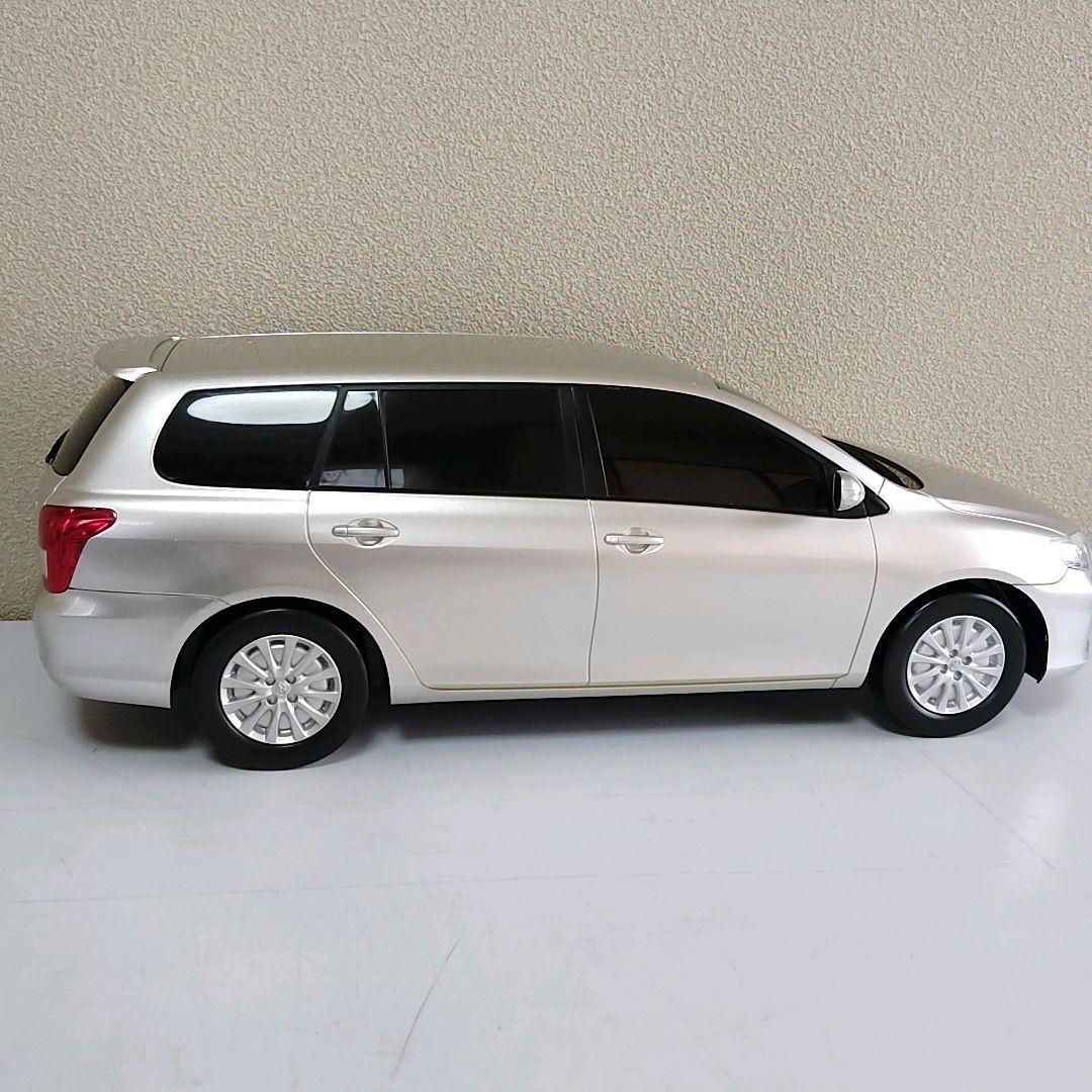 1/10　トヨタ　カローラフィールダー　カラーサンプル