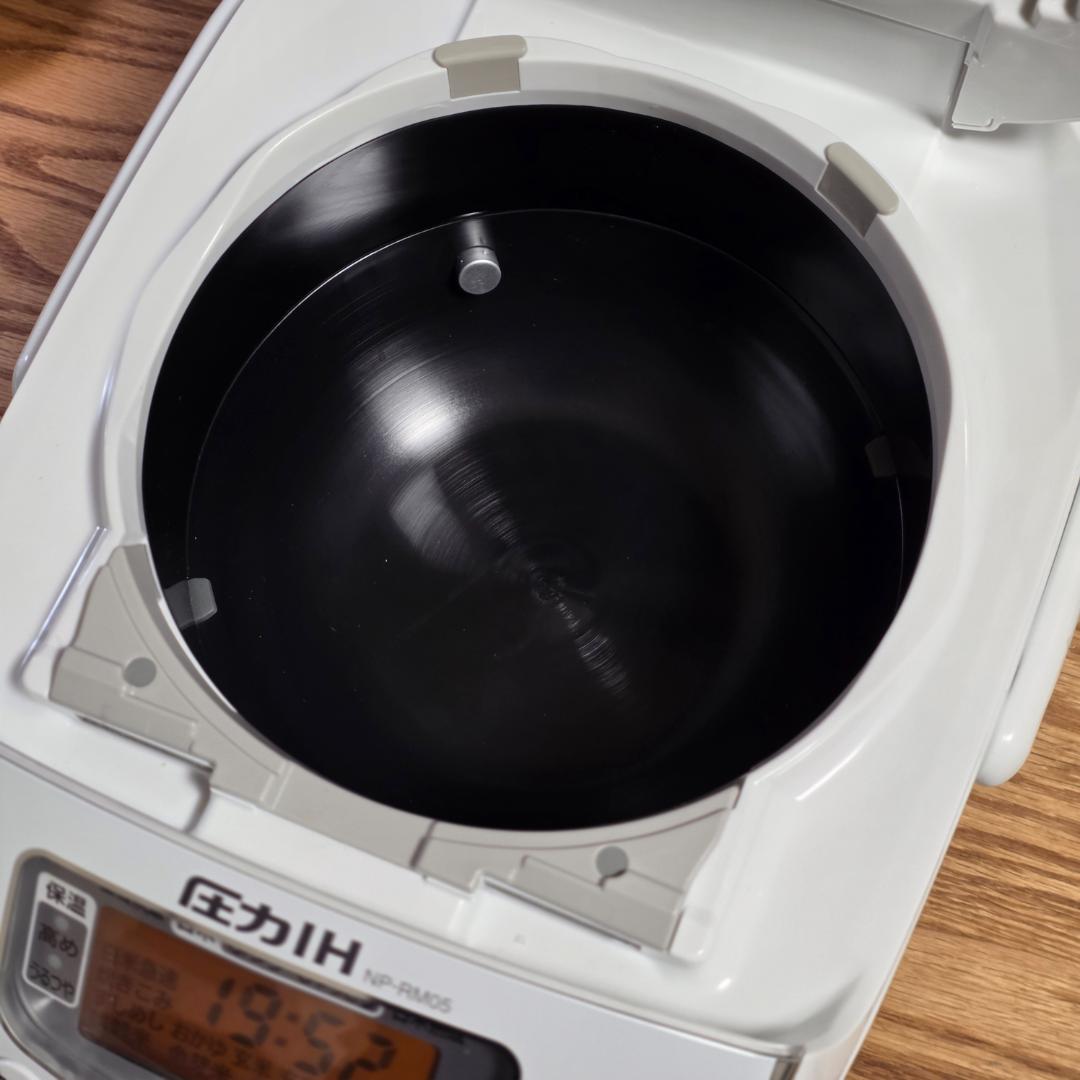 [使用回数:少] 象印 炊飯器 圧力IH NP-RM05 『極め炊き』 3合