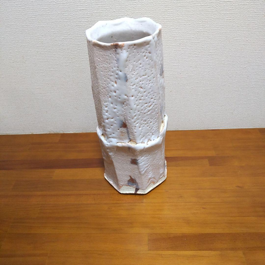 志野焼花入れ テクスチャー陶器花瓶 白色八角