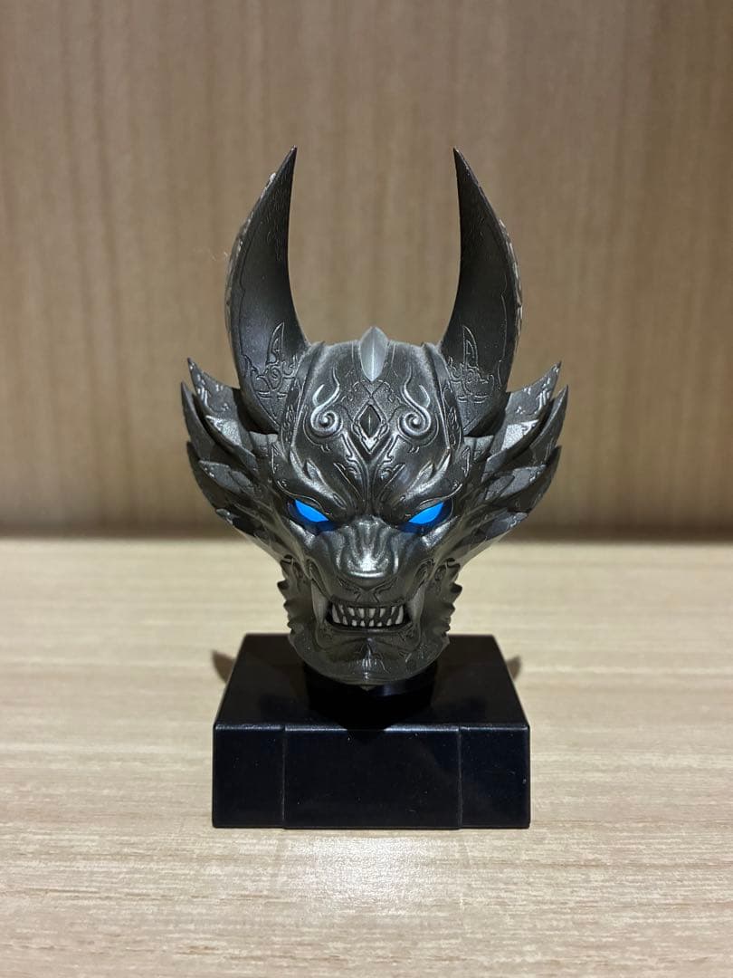 牙狼　プレミアムマスコレ ジャアク　発光台座付き　雨宮慶太