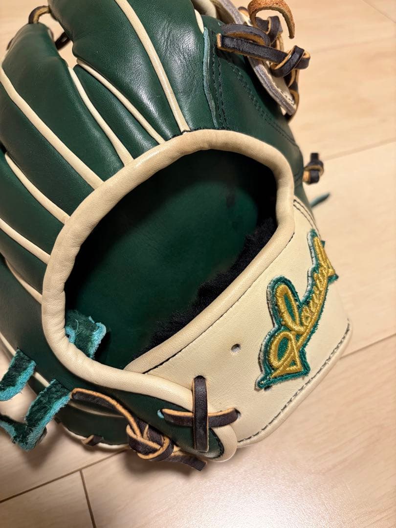 glowing 硬式用内野手グラブ　グリーン×ホワイト