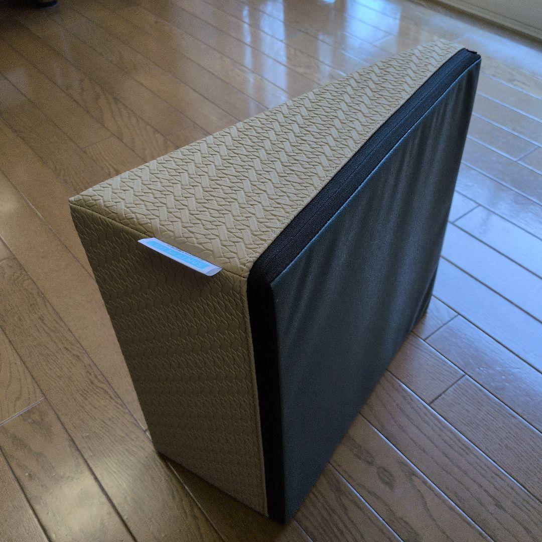 SANTEPLUS 三角形クッション ベージュ