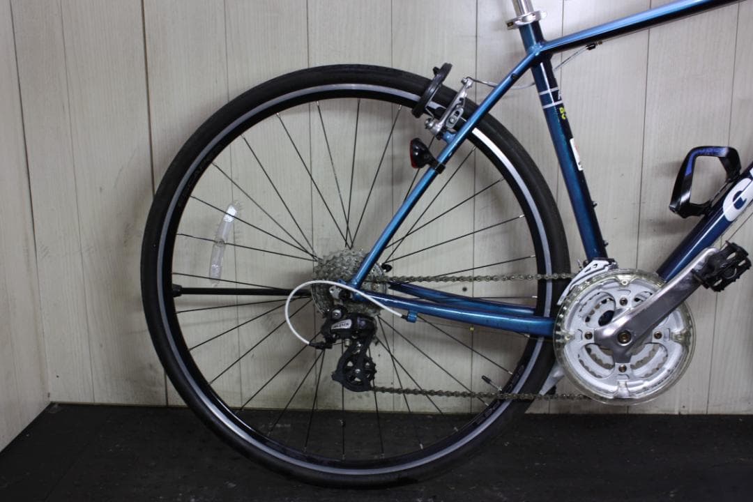 GIANT ESCAPE R3 700C 24速 500mm 青色 クロスバイク