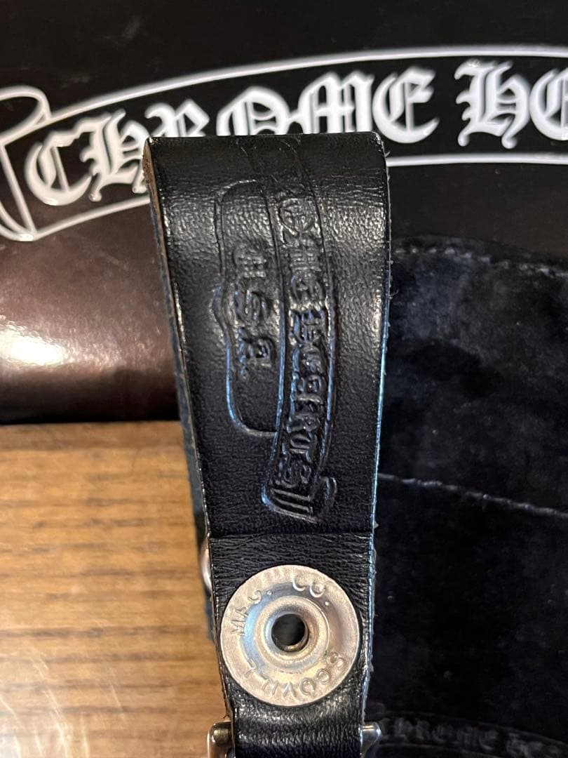 クロムハーツ　ベルトループ　クロス釦