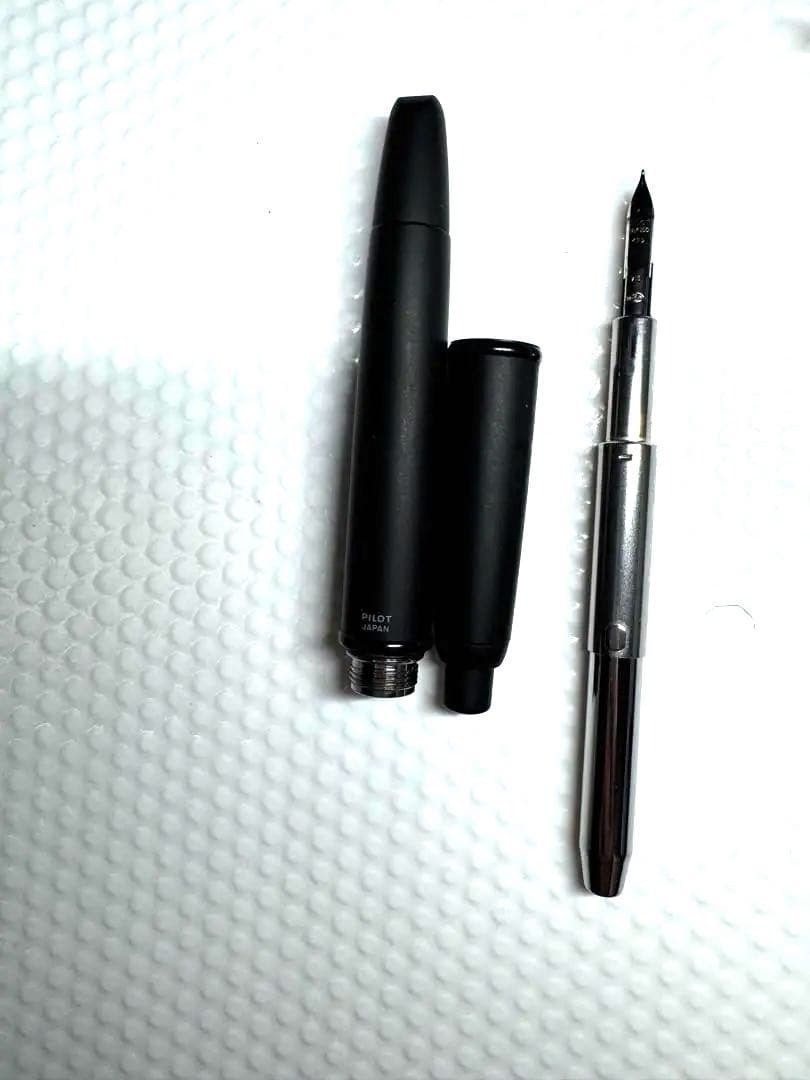 ほぼ日のキャップレス万年筆　オールマットブラック　パイロット製