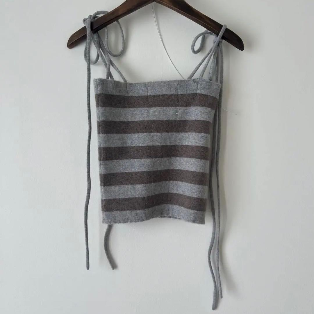グレーとブラウンのストライプキャミソール