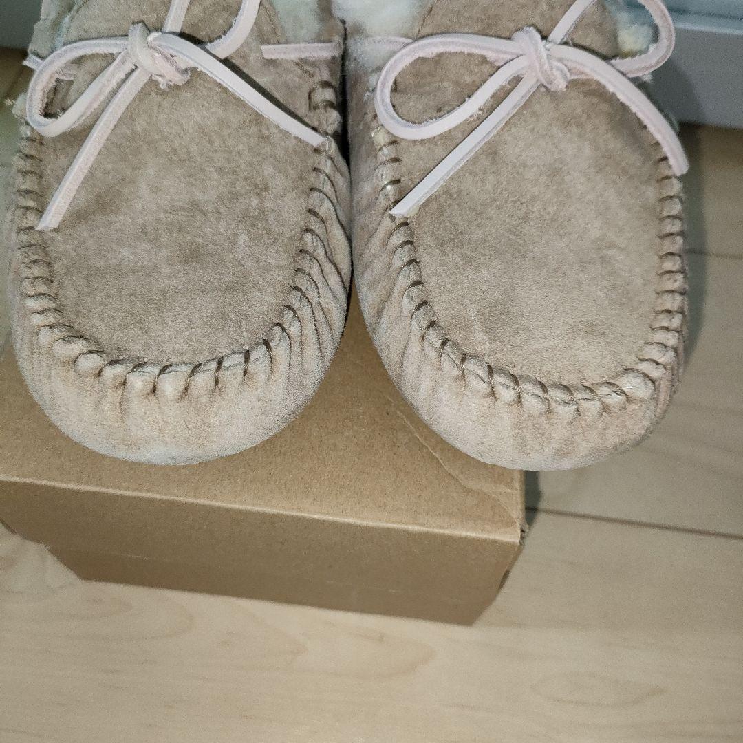 美品　新品同様　UGG ダコタ　ベージュ　24cm　箱あり