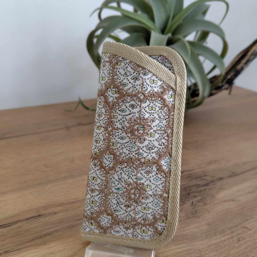 【 pakuyume様】ミナペルホネン/ジャングルレリーフ　ベージュ/牛革グ木玉