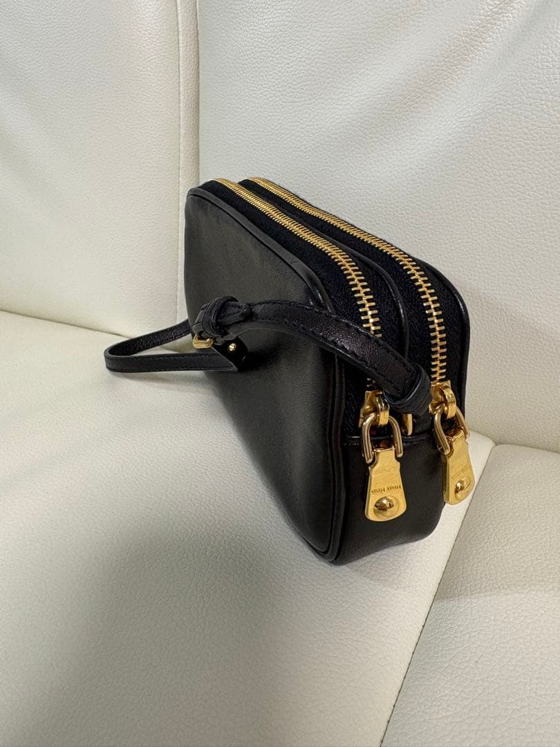 ⭐︎ miu miu スタッズ ミニバッグ（黒）