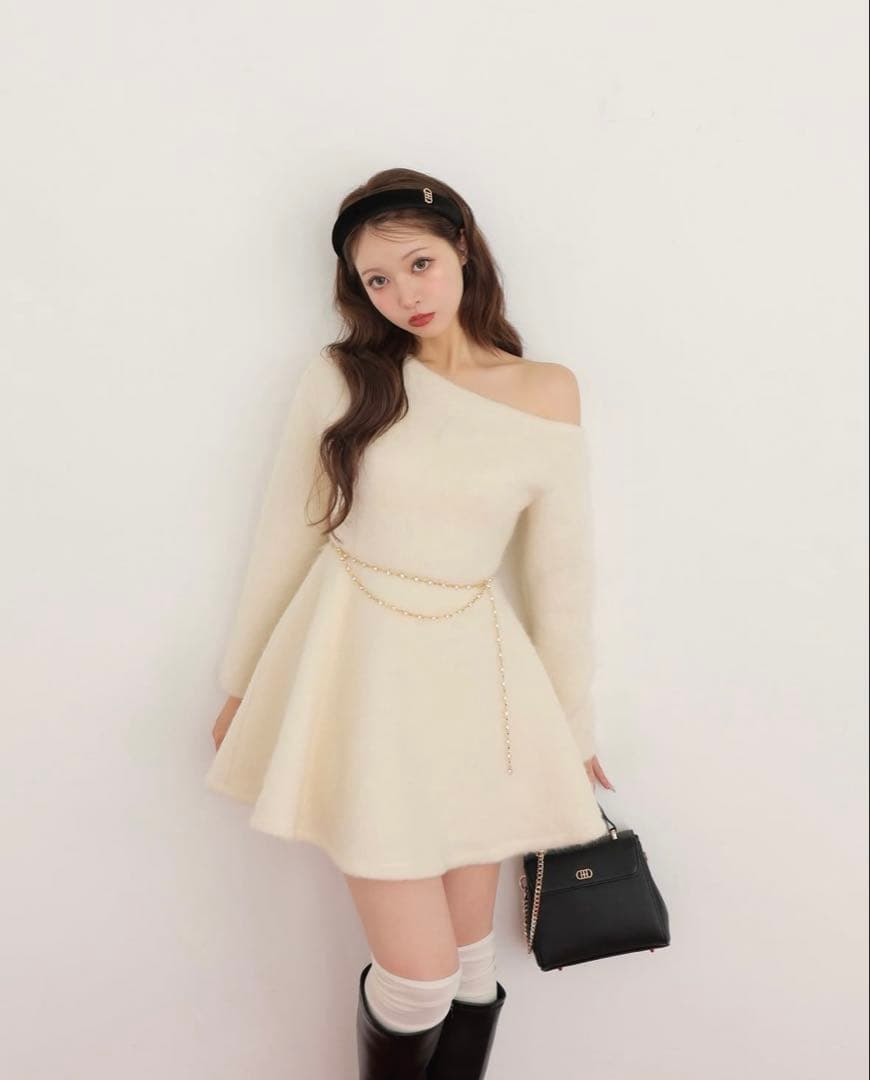 エムミーエメ 片肩ビジュベルトワンピース