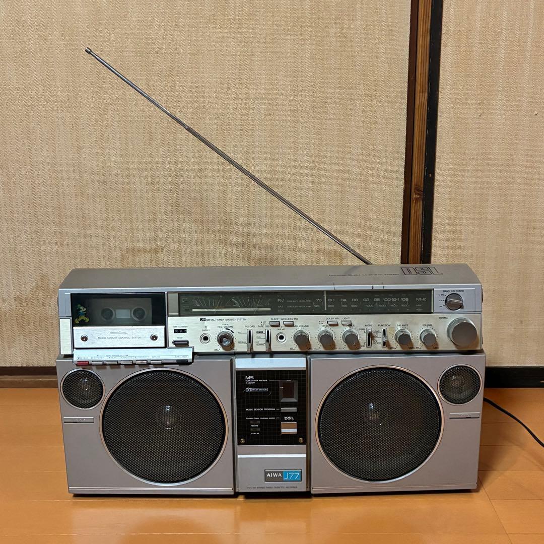 【10月1日までの出品】 Aiwa J77 ラジカセ シルバー ジャンク扱い