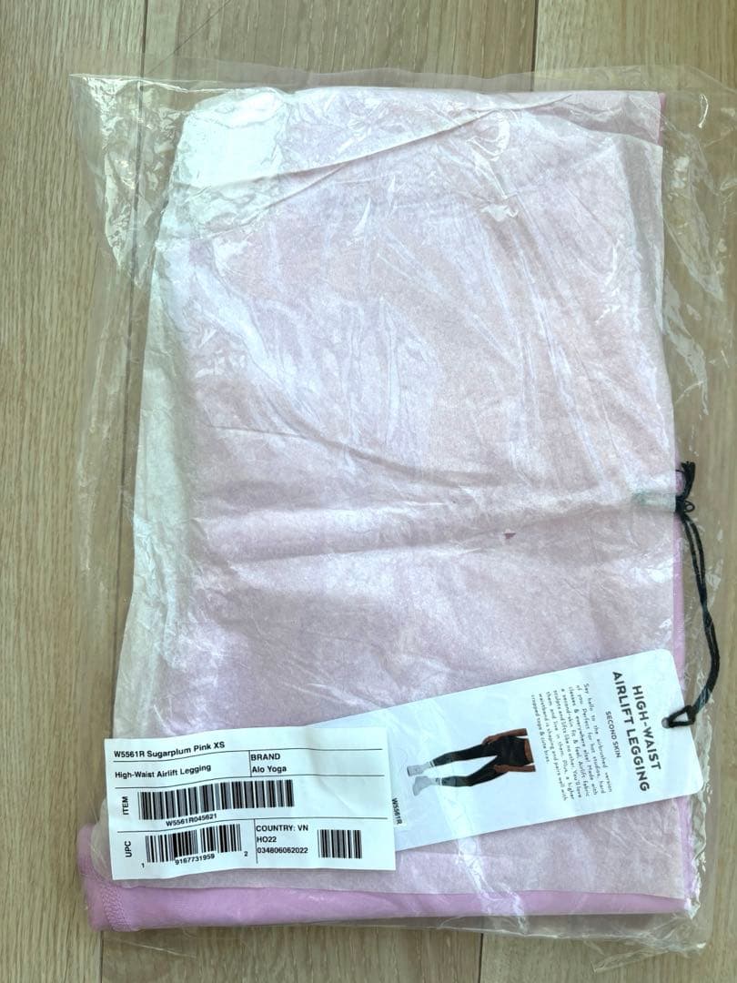 【新品未使用タグ付き‼️】alo yoga pink XSサイズ