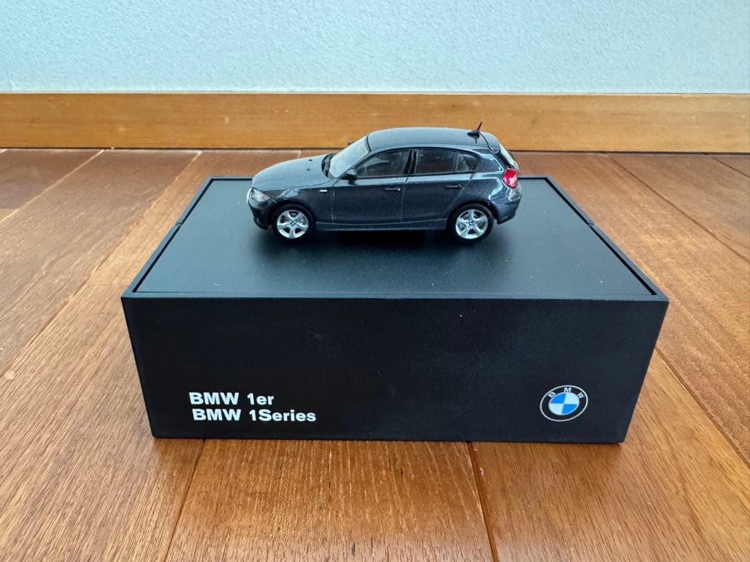 ミニカー 1/43  Minichamps 120i (E87)