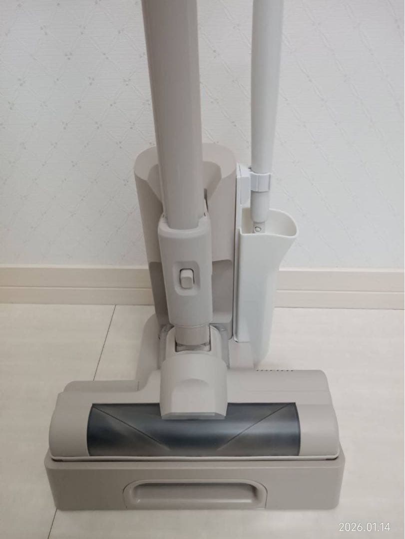 【極美品】アイリスオーヤマ 軽量コードレススティッククリーナー マジカリーナ