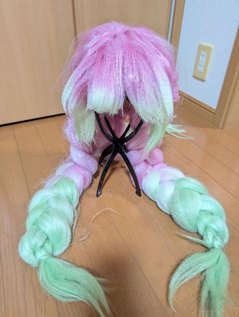 鬼滅の刃　甘露寺蜜璃　コスプレウィッグ