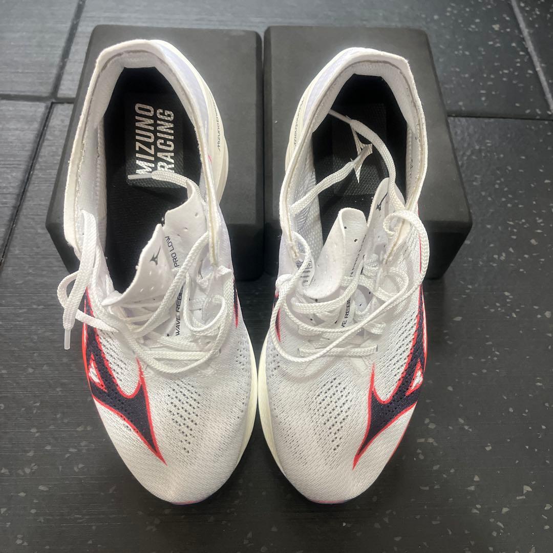 【極美品】ミズノ ウェーブリベリオンプロ LOW [26.5]cm