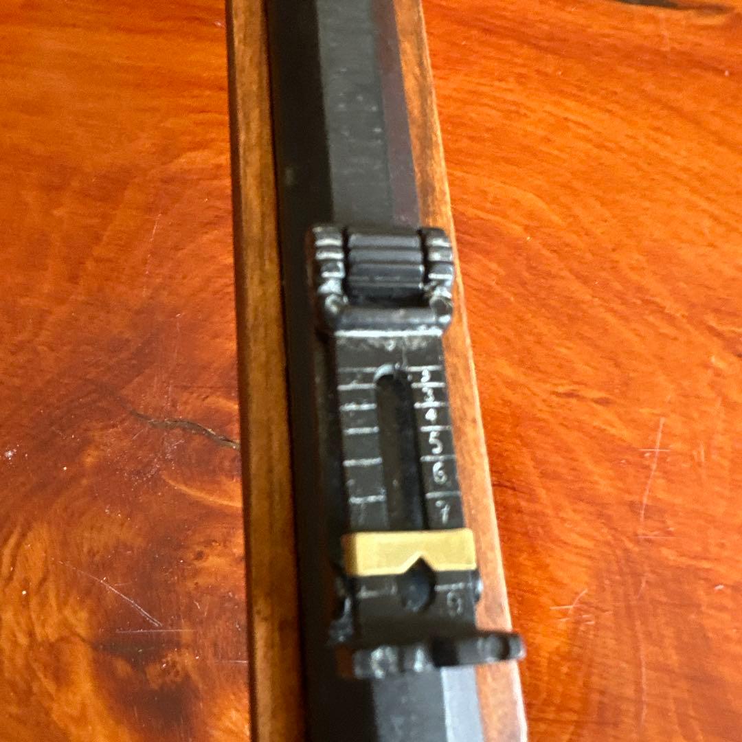 【遺品整理】モデルガン レプリカ銃 木製モデルガン ブラウン 彫刻デザイン