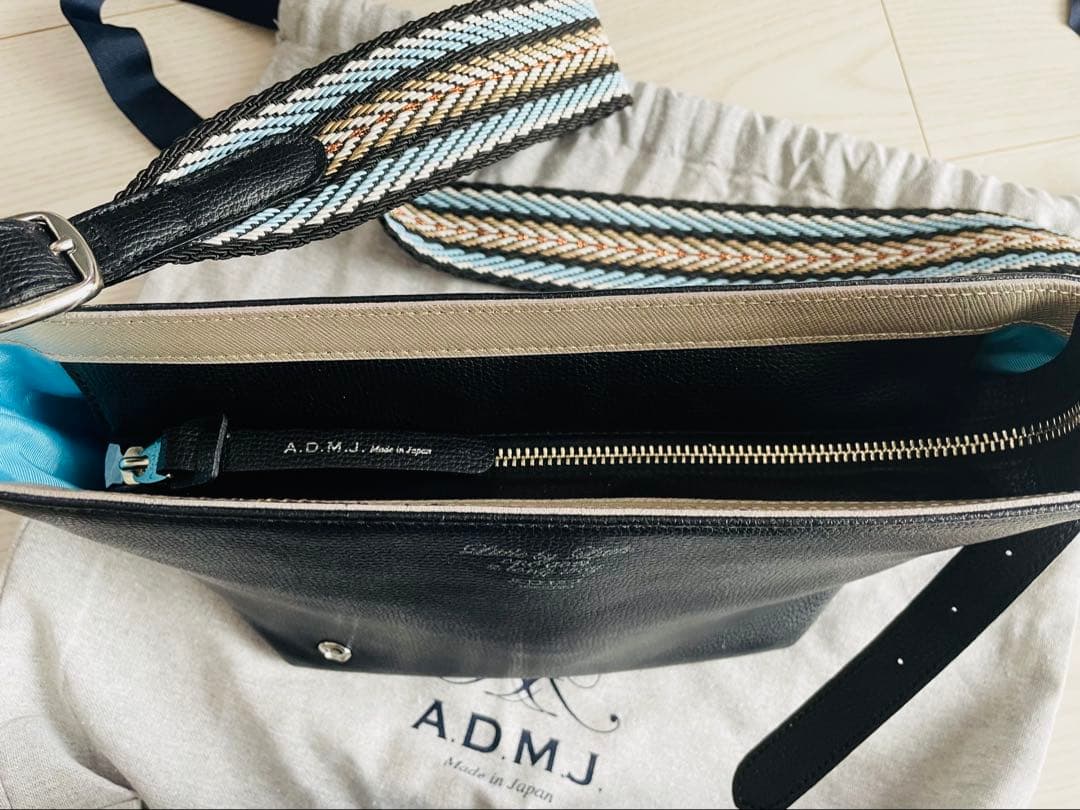 ADMJイタリアンレザー クロスボディーバッグ