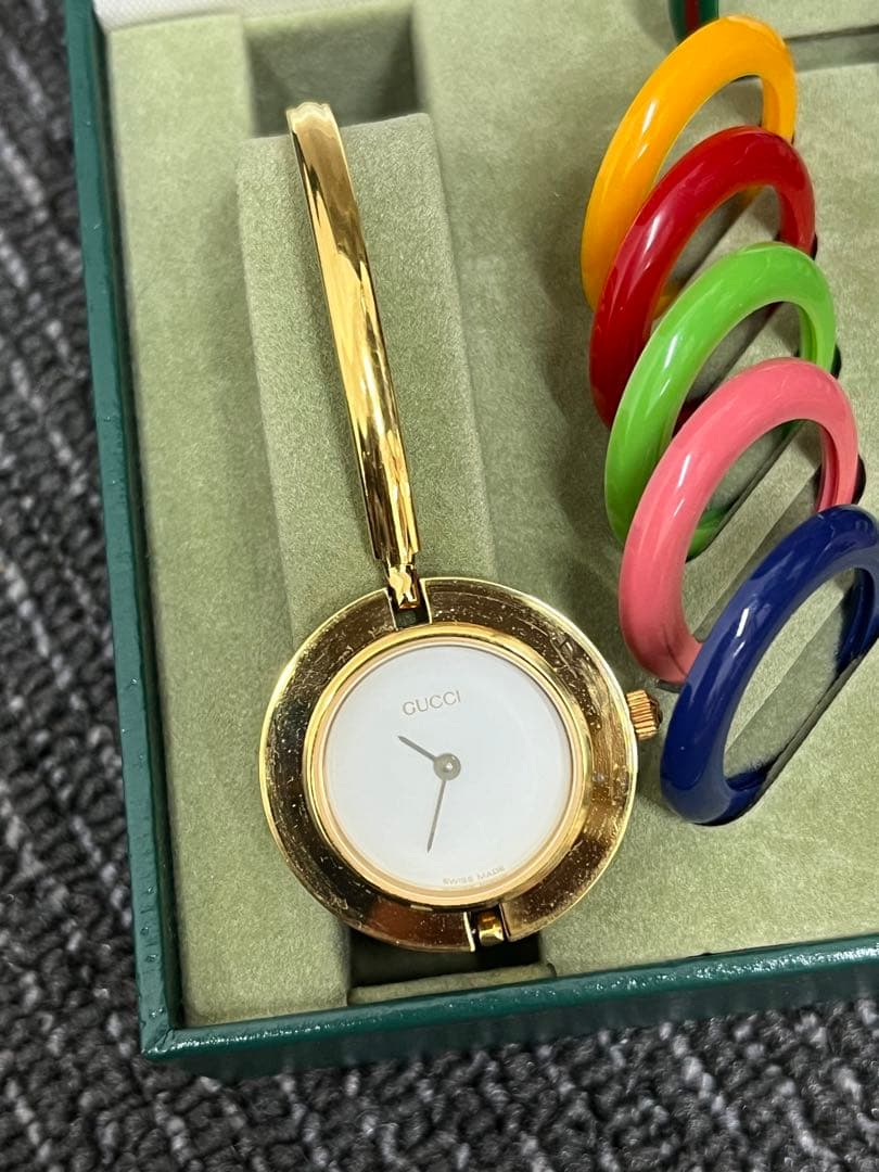 GUCCI 腕時計セット ゴールド カラフルリング