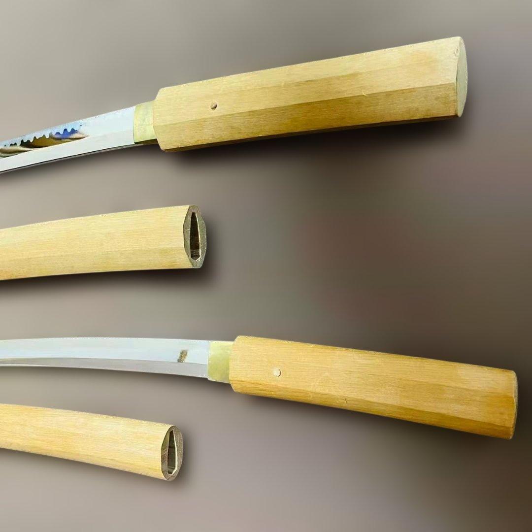 高級模造刀　白鞘　のたれ刃紋　2本セット　打刀　脇差　インテリア （刀7）